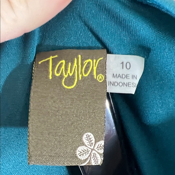 Taylor Teal V-Neck Midi Dress - Picture 2 of 3